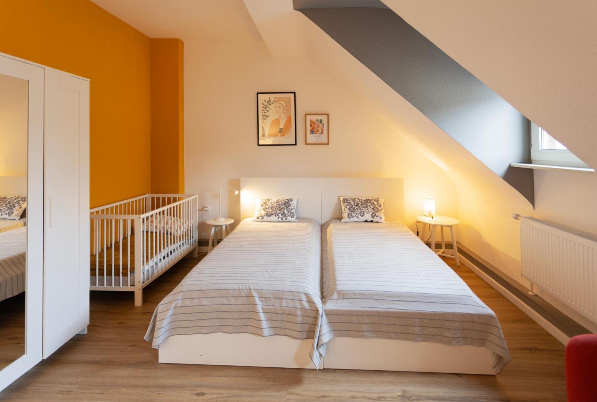 Big Flat With Fresh Renovation, Free Parking, Sonyps, Netflix Apartamento Duisburgo Exterior foto