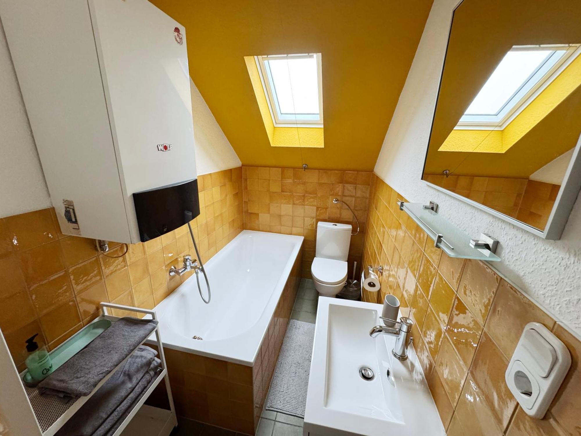 Big Flat With Fresh Renovation, Free Parking, Sonyps, Netflix Apartamento Duisburgo Exterior foto