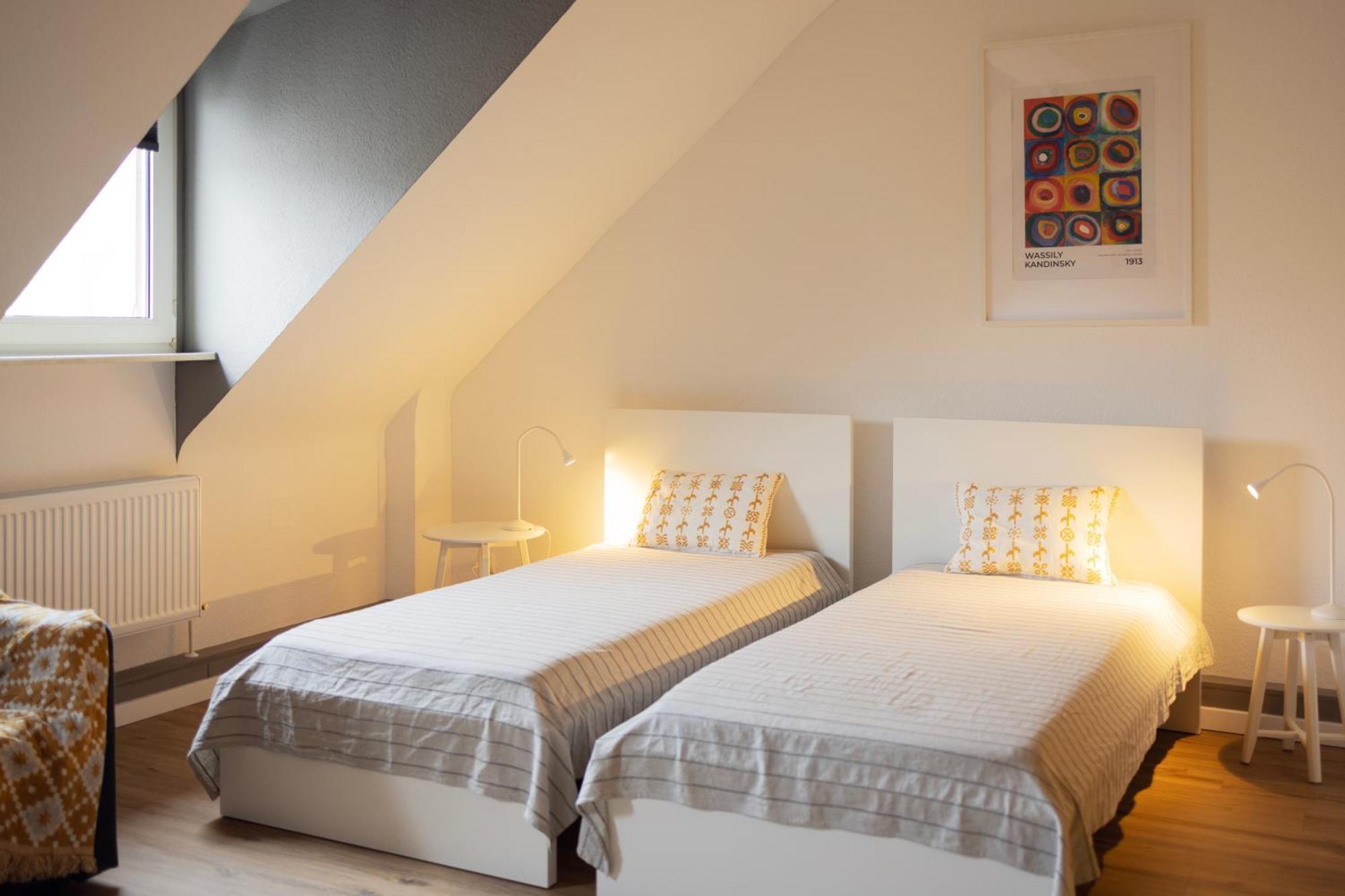 Big Flat With Fresh Renovation, Free Parking, Sonyps, Netflix Apartamento Duisburgo Exterior foto