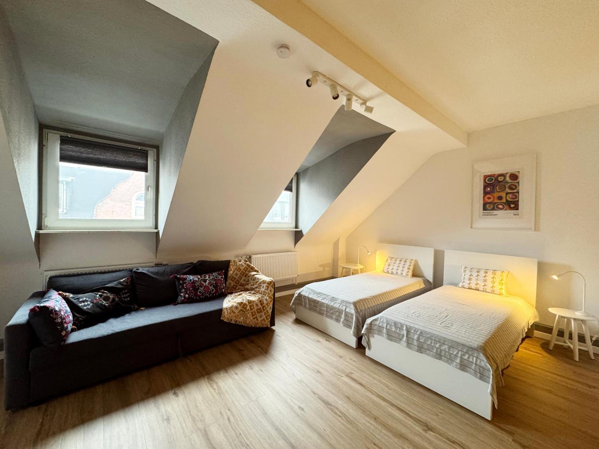 Big Flat With Fresh Renovation, Free Parking, Sonyps, Netflix Apartamento Duisburgo Exterior foto